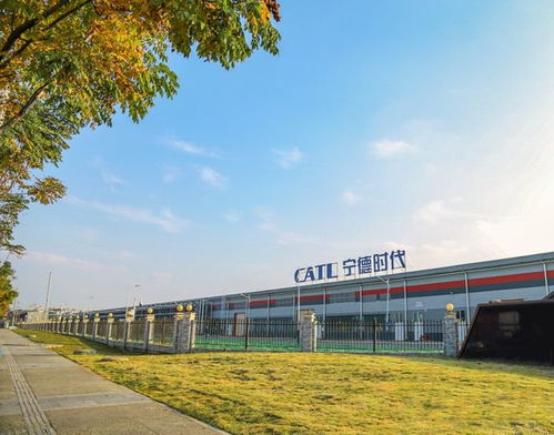 早報(bào) 諾貝爾獎(jiǎng)授予新冠疫苗功臣，華為推出超低功率5G基站，國(guó)慶機(jī)票價(jià)格跳水